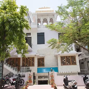 Oyo 14118 Kalika Palace 3* Udaipur